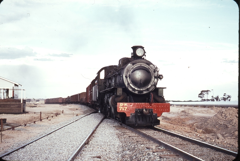 106831: Bungulla Grade Crossing Up NG Goods Pm 717