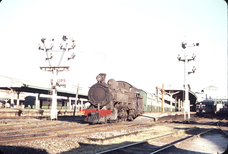 106992: Perth Empty Cars to Car Shed from the Australind F 457