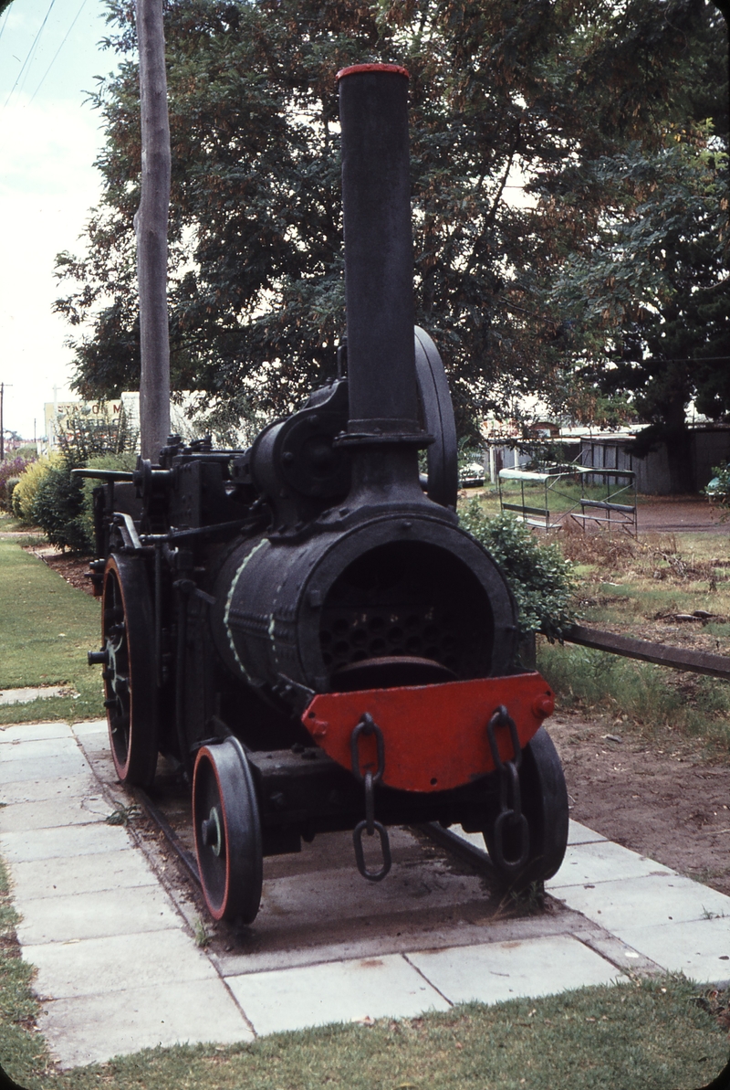 107098: Collie Traction Engine with flanged wheels