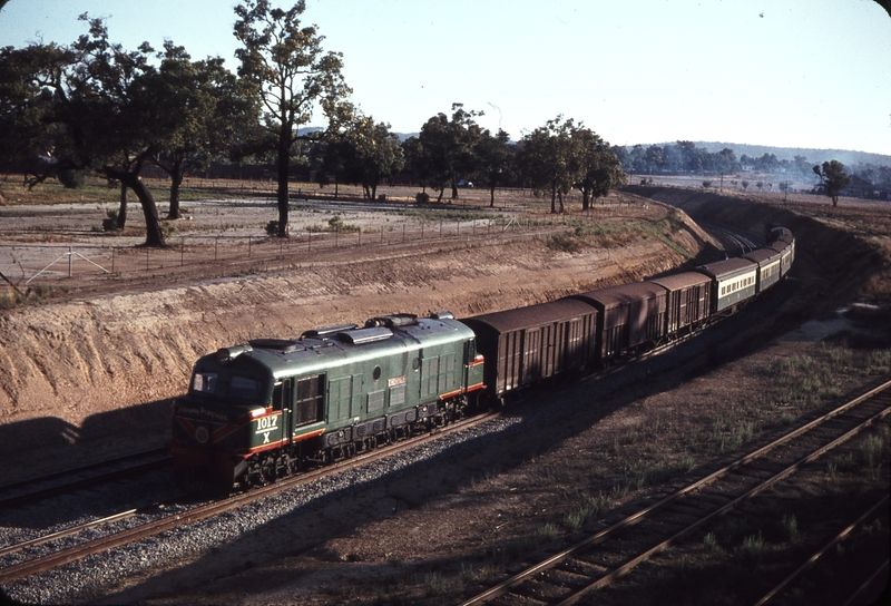 107124: Bellevue down side Great Eastern Highway Overbridge Up Albany Progress X 1017