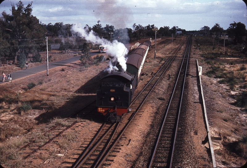 107356: Armadale Up Suburban from Tredale Dd 596