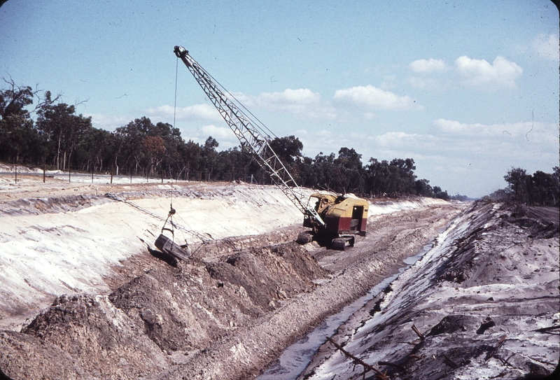 107363: Contract C22 1M 28Ch Looking West Dragline excavating drains