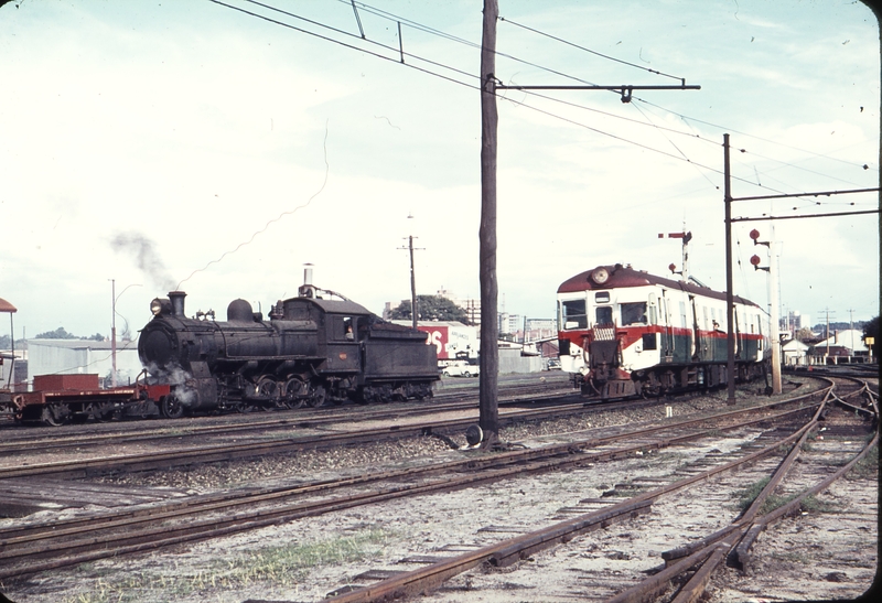 107420: East Perth Shunter F 462 and Down Suburban to Armadale Railcars