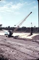 107439: Contract C22 6M 27Ch Dragline spreading topsoil