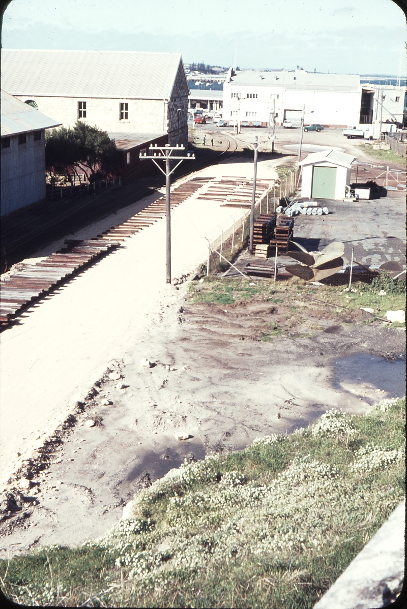 107504: Fremantle Roundhouse Looking South