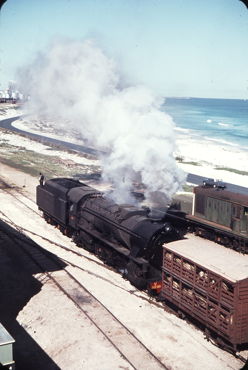 107706: Leighton V 1218 shunting