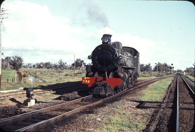 107781: Pinjarra Pmr 732 shunting on Boddington Branch