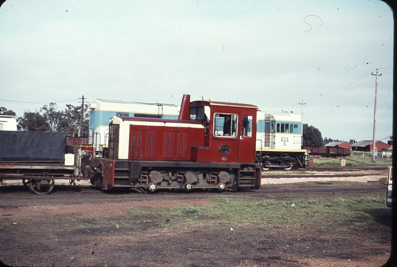 107849: Midland Workshops Shunter E 30 and K 201 behind