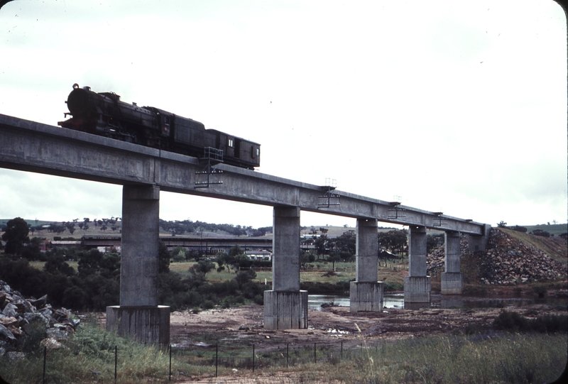 107895: GSR Deviation Avon River Bridge Up Light Engine and Van V 1208