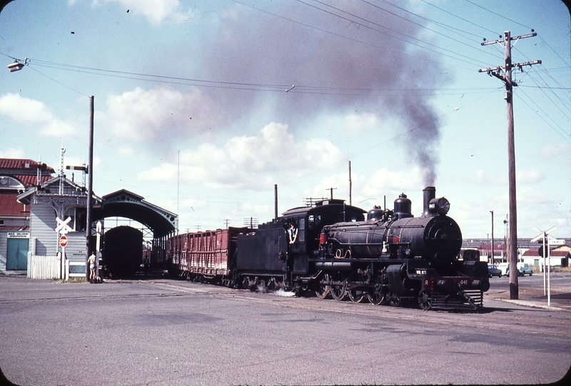 108179: Rockhampton Down Goods turning into Denison Street C17 941