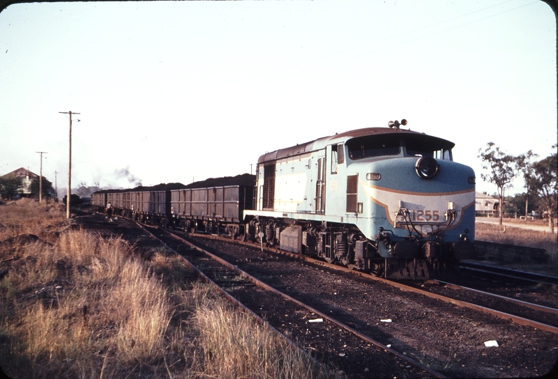 108258: Collinsville Up Coal 1255 leading BB18 1044 rear end banker