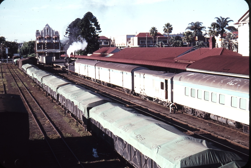 108491: Toowoomba Down Westlander C16 617 leading