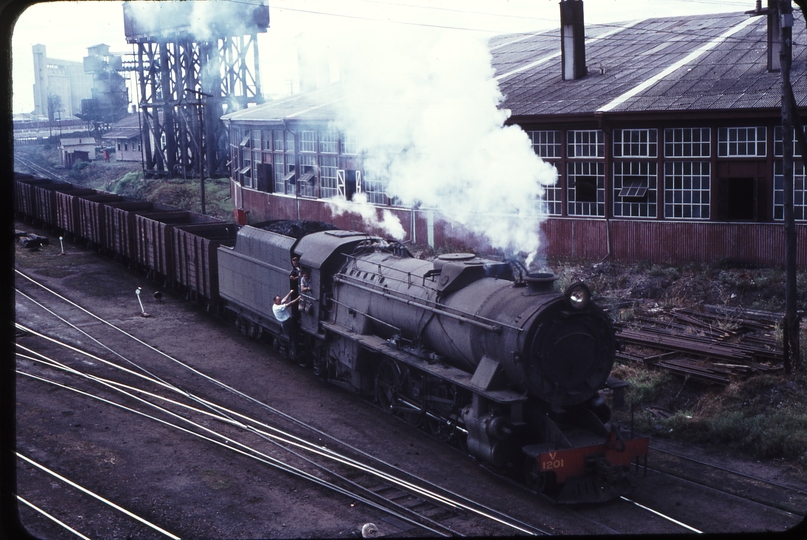 108730: Bunbury Up Goods V 1201 Photo Wendy Langford