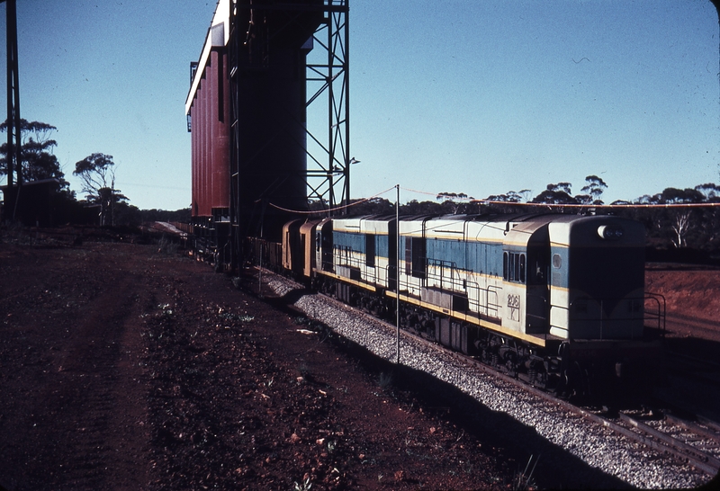 108800: Koolyanobbing Dowds Hill Loading Ore Train K 206 K 207