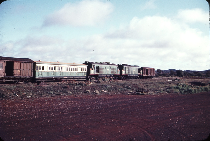 108826: Leonora Xa 1413 Xa 1408 shunting Up Mixed