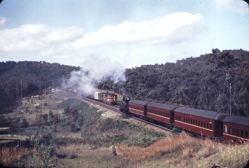 108983: Fassifern Up Goods 4458 and Down Suburban 3034