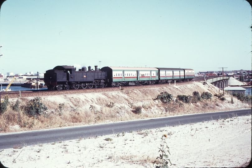 109111: Swan River Bridge North Fremantle Up Suburban Dd 596