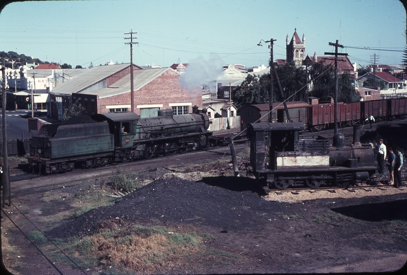 109222: Bunbury Shunter W 932 and stored H 18