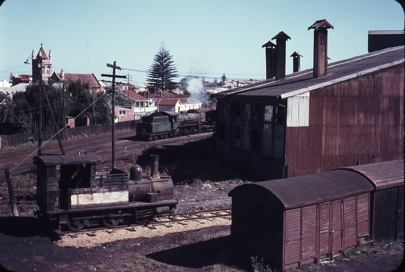 109225: Bunbury H 18 stored and W 932 shunting