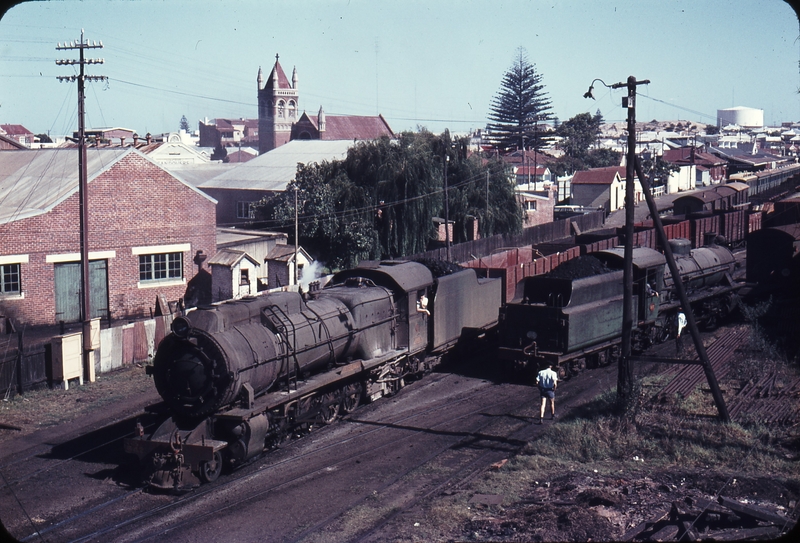 109226: Bunbury Up Goods S 542 also W 932 shunting