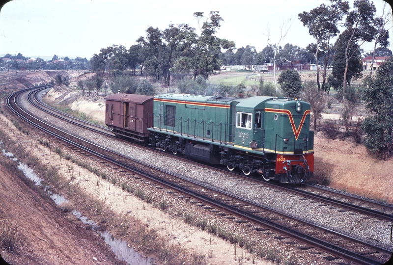 109257: Bellevue down side Mile 12 Down Light Engine and Van R 1902