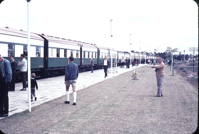 109284: Northam 2 Down ARHS Special to Amery W 904 Geoffrey Blee at extreme left Geoffrey Higham Centre and Bob Higham Right