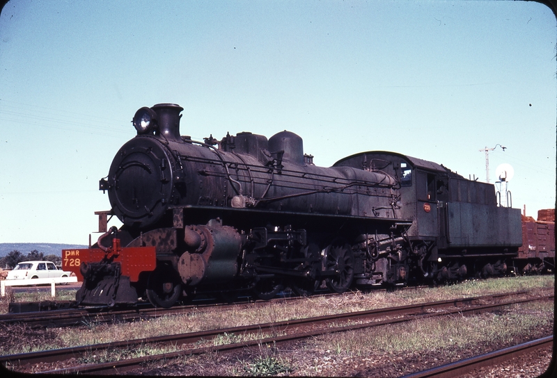 109298: Pinjarra Pmr 728 shunting