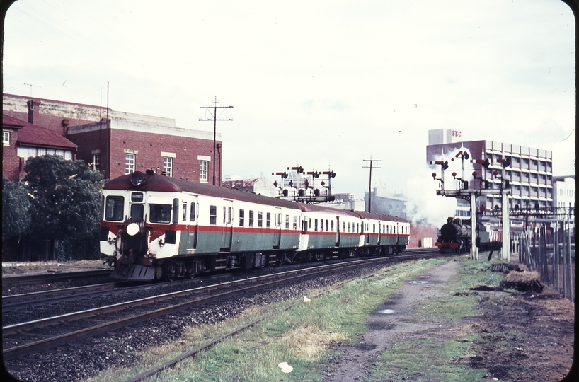 109416: Perth Up Suburban Railcar and Down Goods Pmr 722