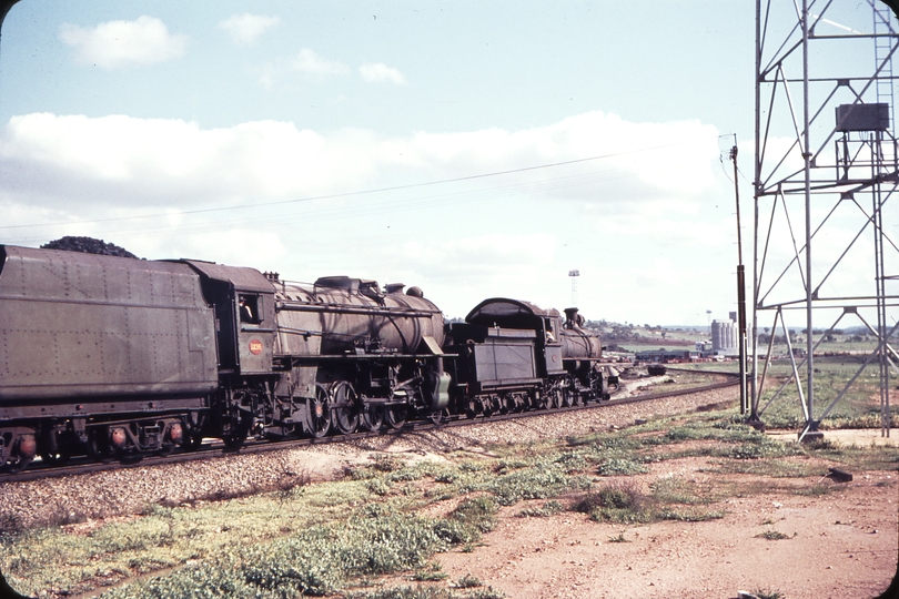 109448: Avon Yard Up Goods F 413 V 1216