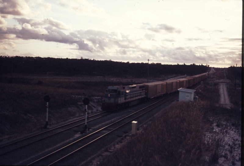 109742: Walliabup First Through Freight Train to Port Pirie L 255