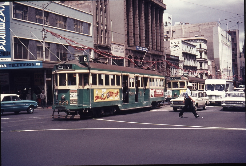 109822: Swanston Street at Lonsdale Street Up W2 229