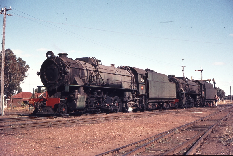 109864: Brookton Up Goods V 1206 V 1207