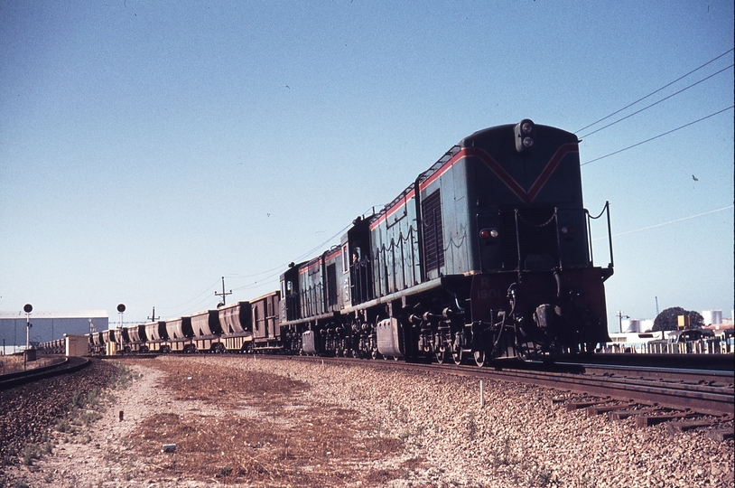 109892: North Fremantle 2 Down Empty Bauxite Consist R 1901 R 1905