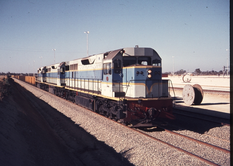 109959: Forrestfield Opposite Locomotive Depot Down Ore Empty L 263 L 268 L 266