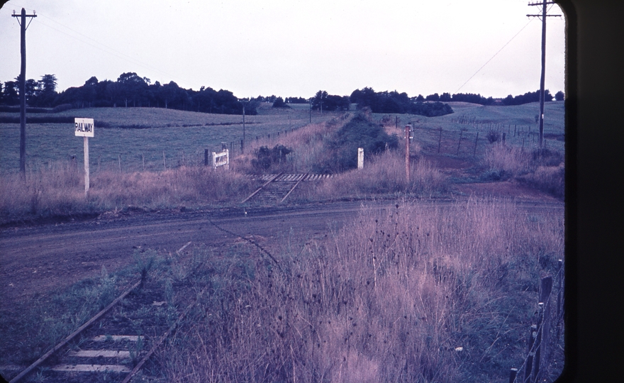 110136: Level Crossing 9M 4Ch Waiuku Line Section to be restored by RES