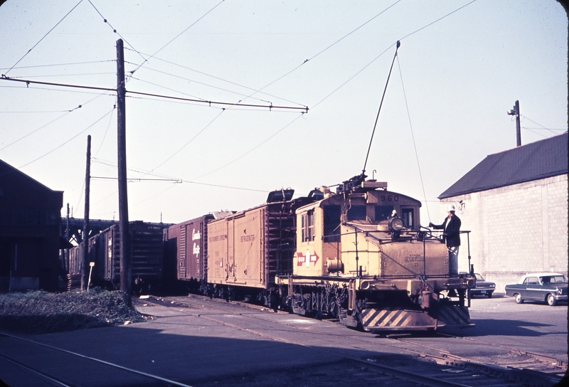 110150: Vancouver BC BC Hydro 960 shunting