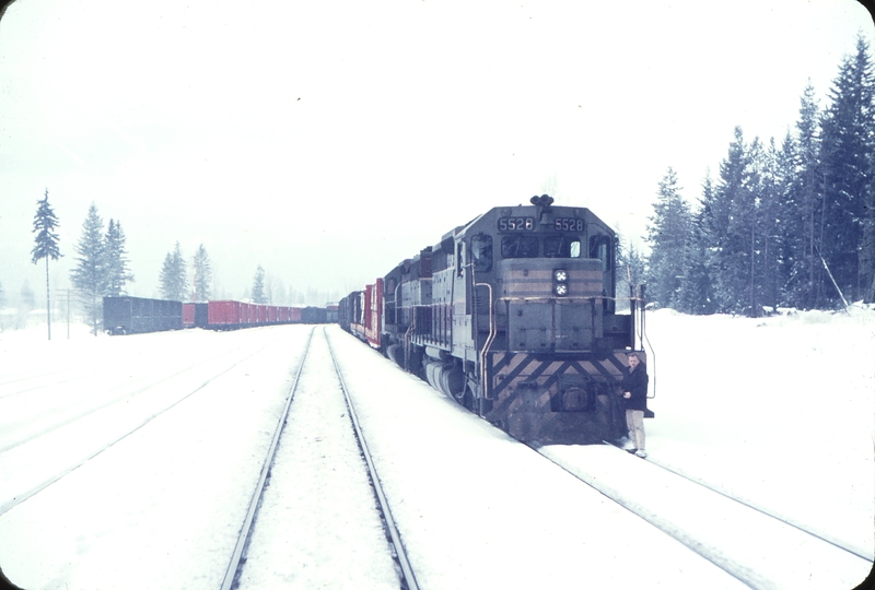 110429: Golden BC Eastbound Freight 5528 5523