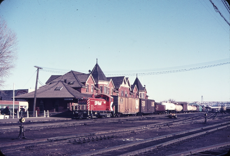 110455: Medicine Hat AB Switcher 6720