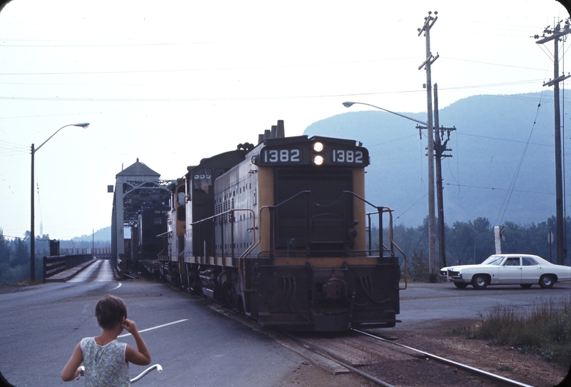 110549: Thunder Bay ON Northbound CN Freight 1382 1355