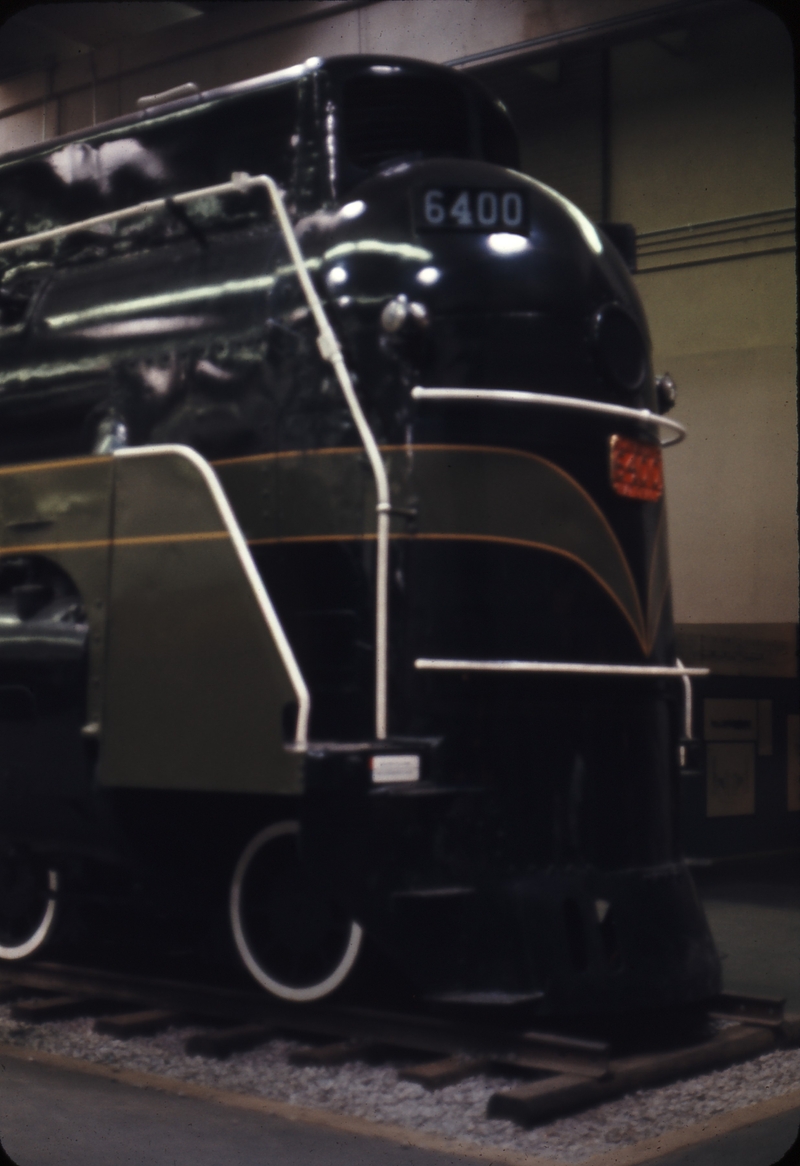 110655: Ottawa ON National Museum CN 6400