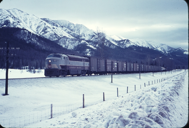 110727: Hosmer BC Mile 27.5 Cranbrook Sub. Eastbound Freight First Section 4081