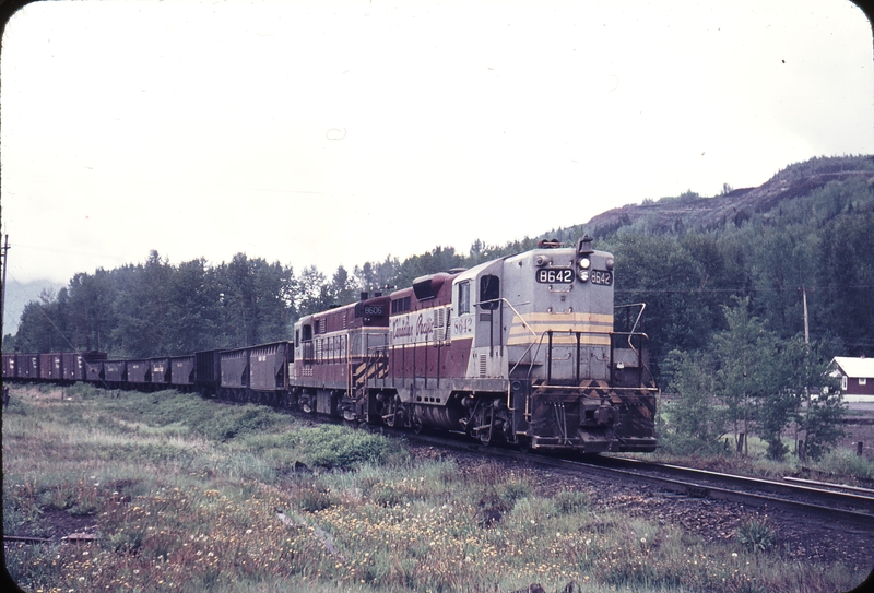 110817: Natal BC Eastbound Freight 8642 8606