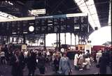 110870: London BR Victoria Station Concourse