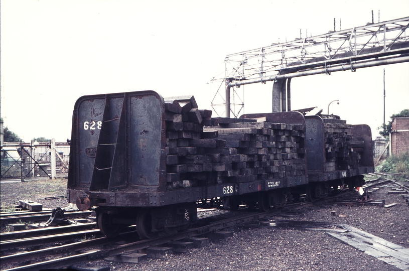 110897: Kemsley Down KEN Wagon loaded with sleepers