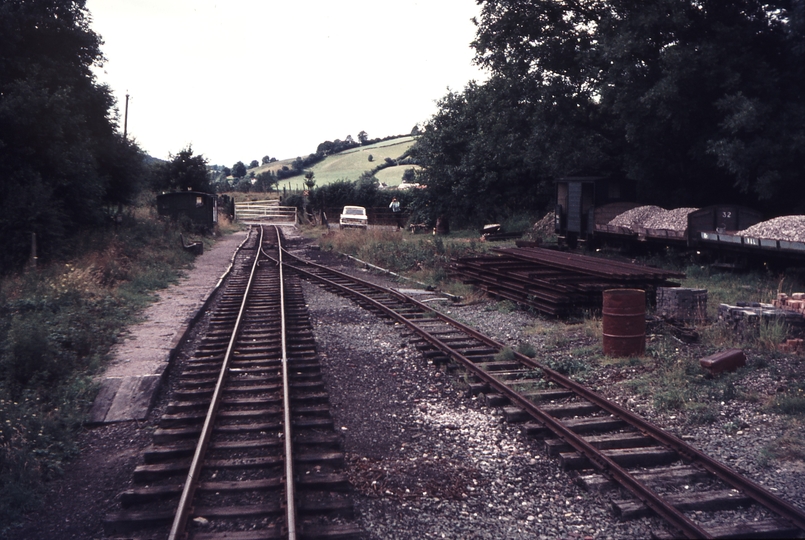 111039: W&LLR Cyfronidd MGY Looking Towards Llanfair Caereinion