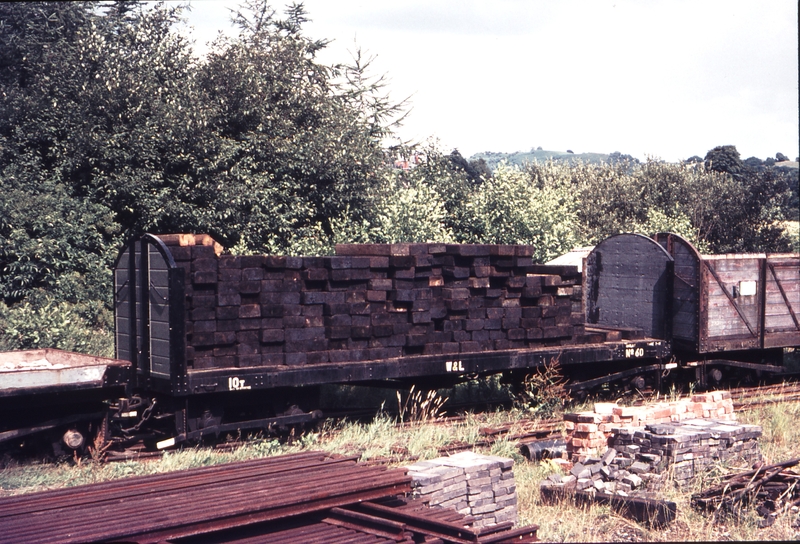 111045: W&LLR Cyfronidd MGY Wagon loaded with sleepers