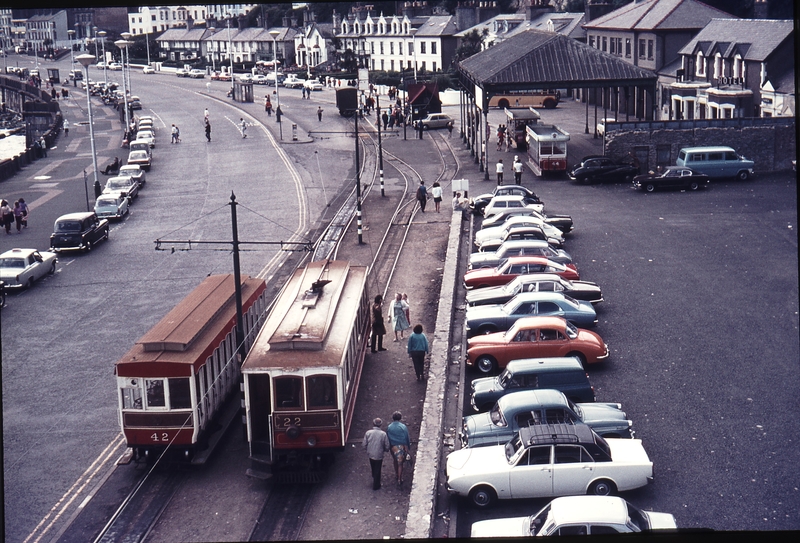 111235: Manx Electric Railway Derby Castle IOM Motor 22 running round Trailer 42