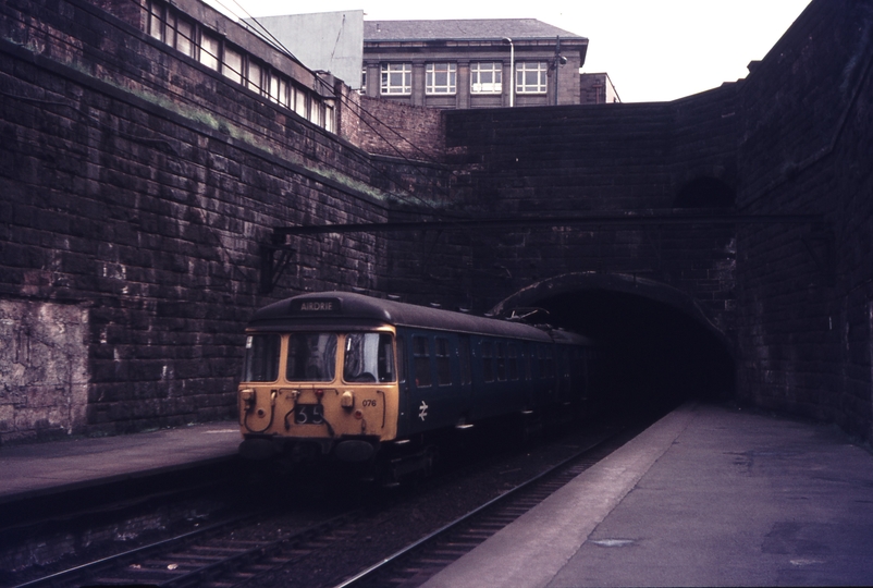 111304: Glasgow LKS BR Queen Street Lower Level EMU Suburban Train