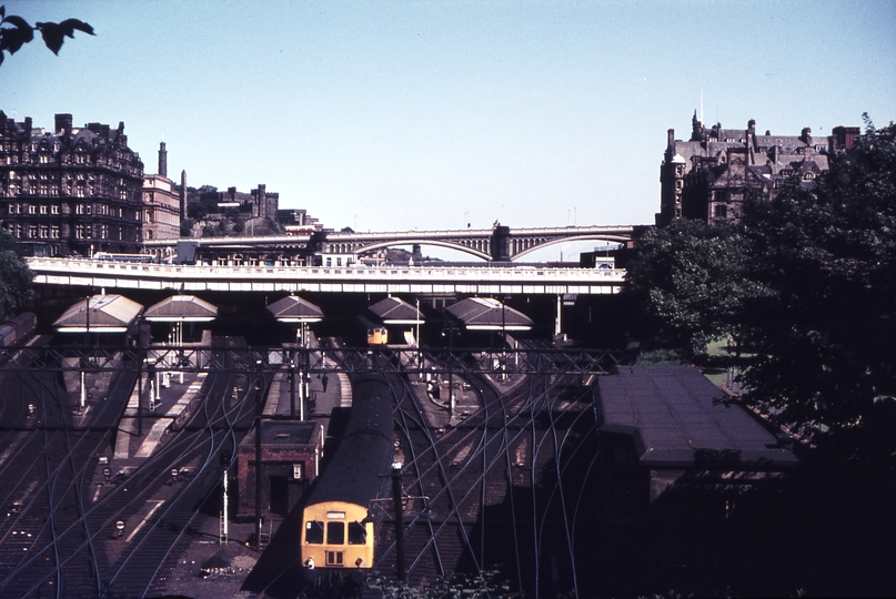 111325: BR Edinburgh MLN DMU Set