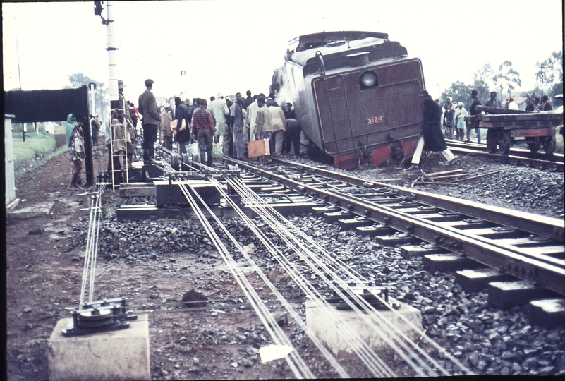 111464: Gilgil Kenya 3124 Chope Derailed